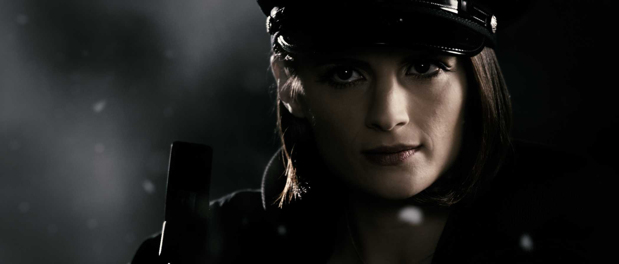 Les plus belles... - Page 2 The_spirit_stana_katic_desktop_2100x895_hd-wallpaper-925890