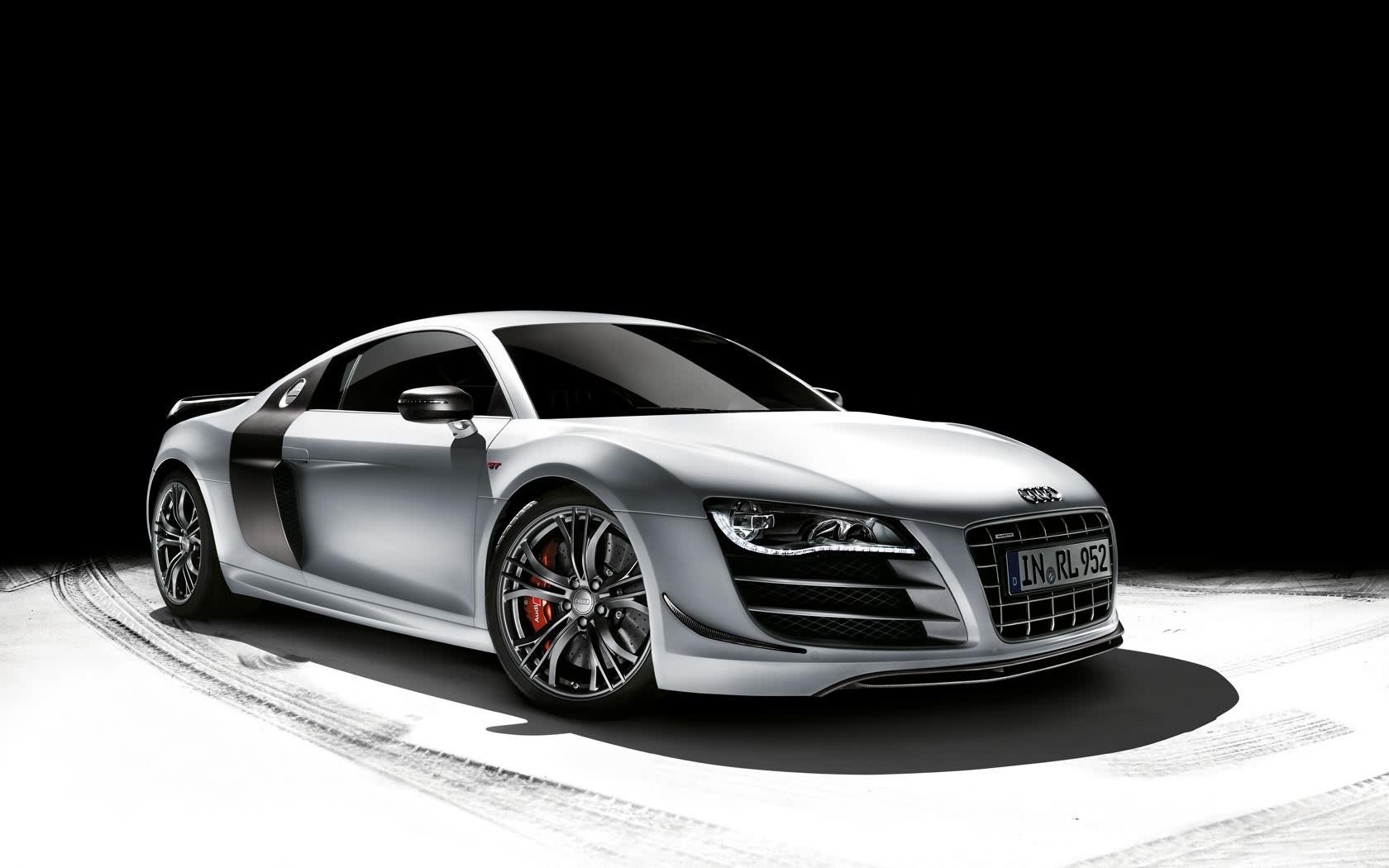 Car R8