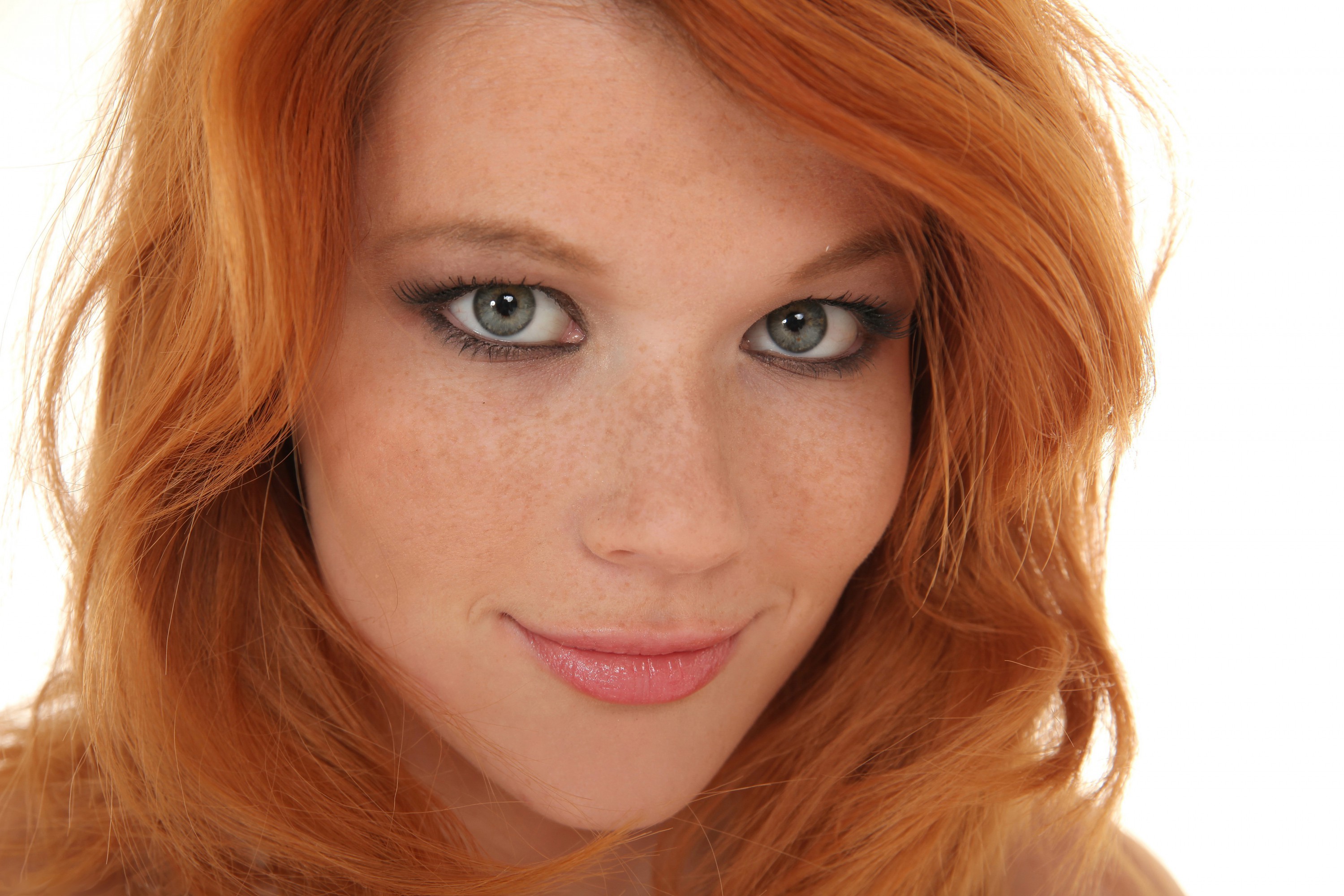 Celebrity redhead female