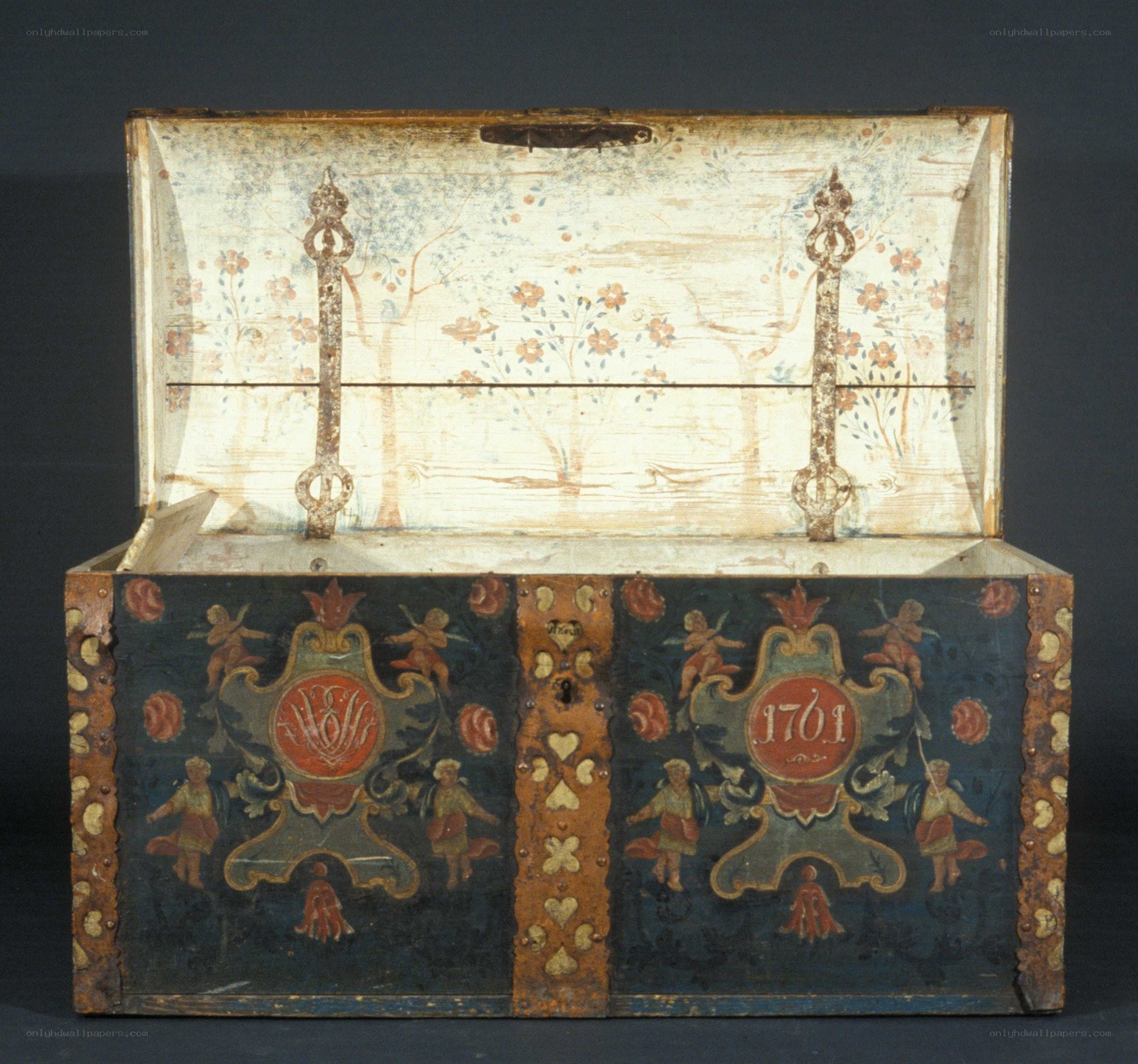 1761 painted chest