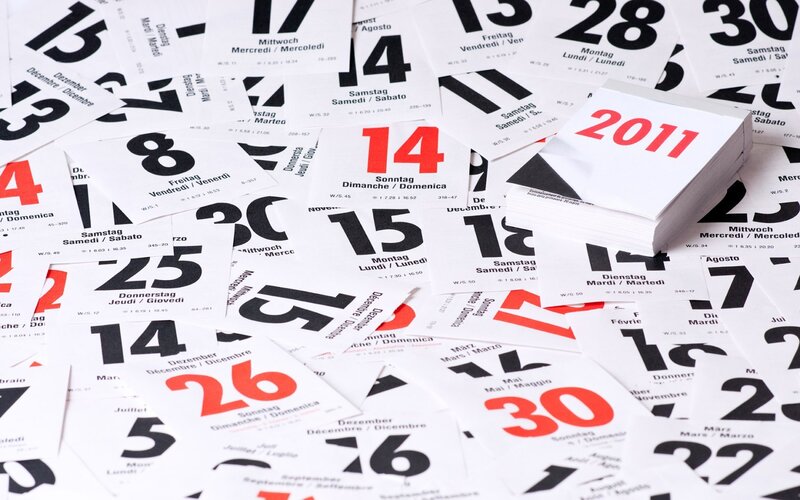 2011 calendar pages scattered