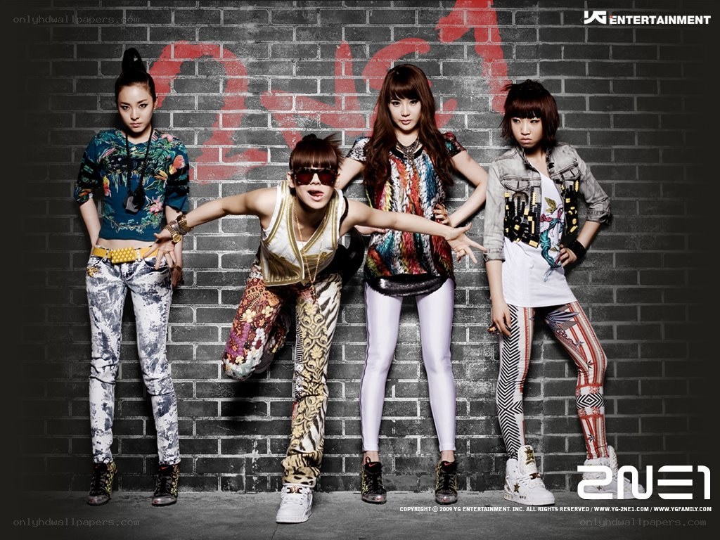 2NE1 group photo