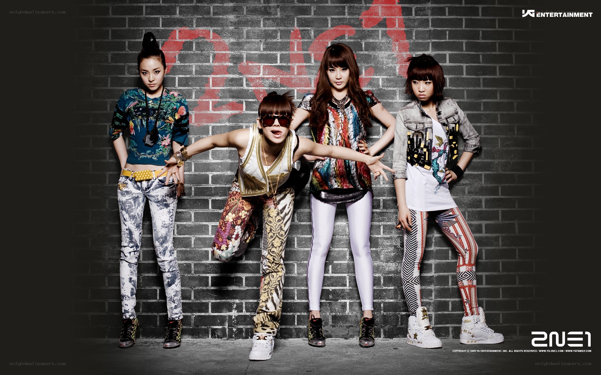 2NE1 group photo