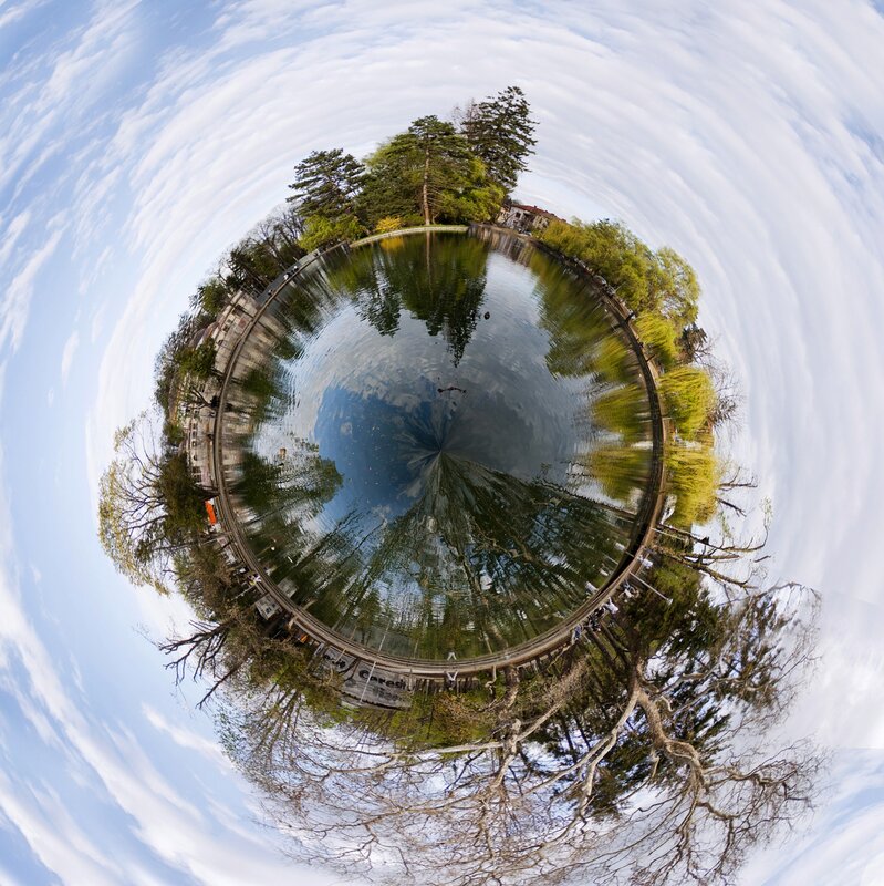 360-degree lake scene