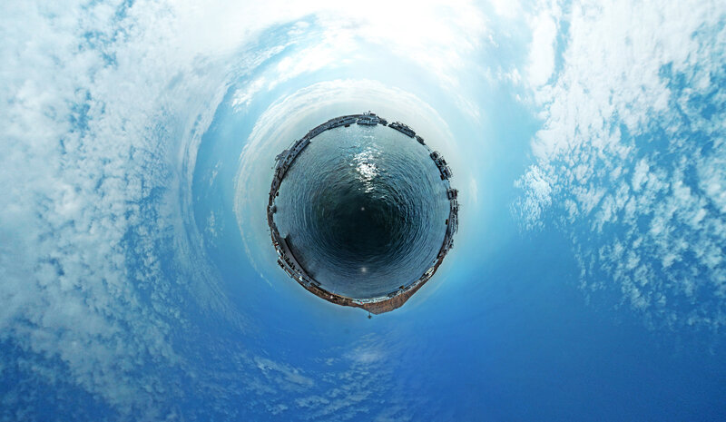 360-degree view of a harbor