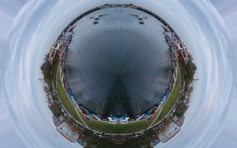 360-degree view of a marina