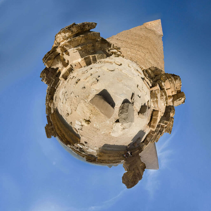 360-degree view of a pyramid