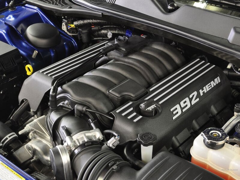392 HEMI engine in car