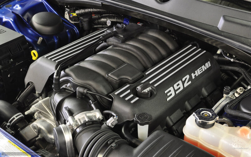392 HEMI engine in car