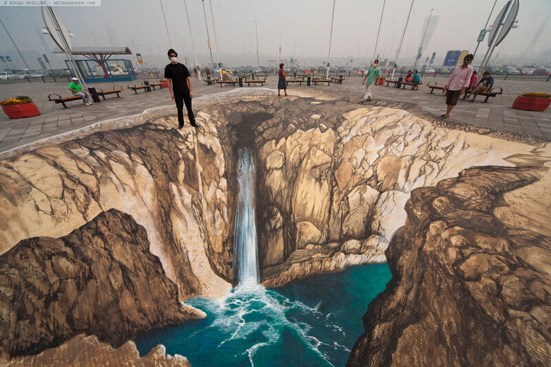 3d Street Art Illusion — Brown, Dramatic