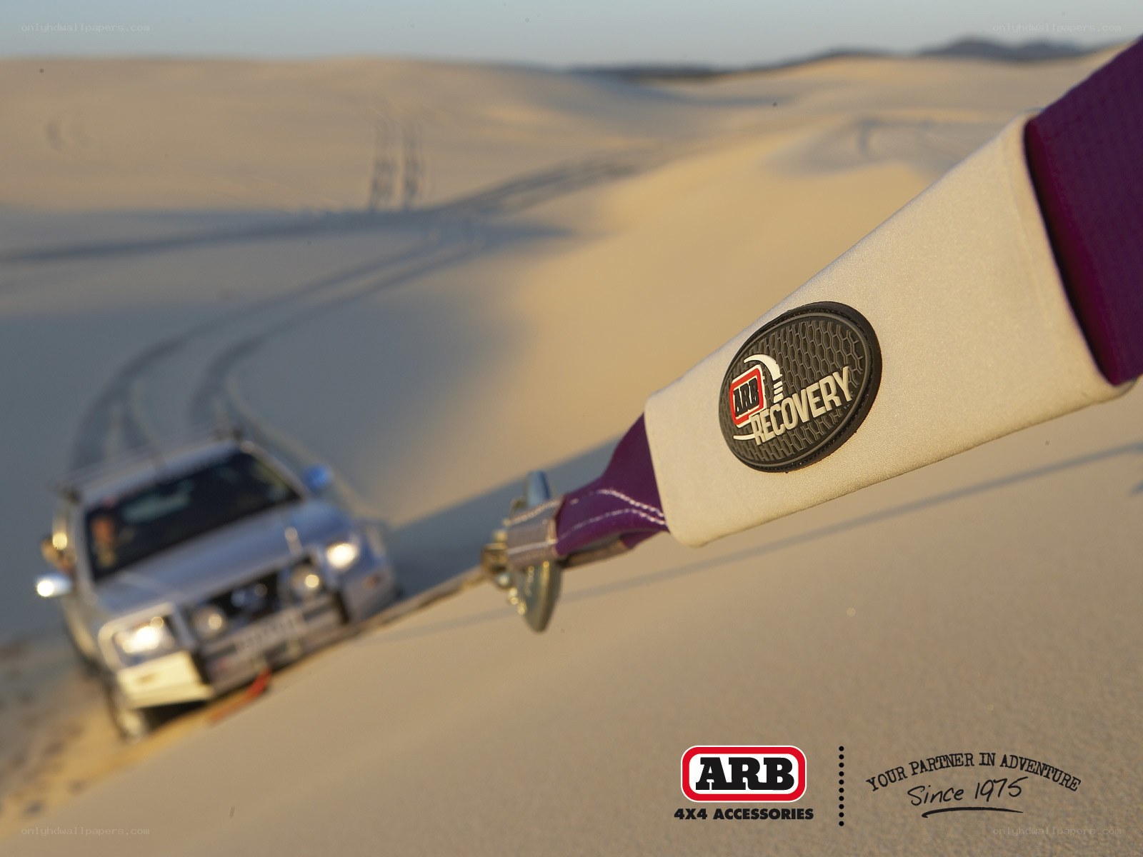 4x4 recovery in desert