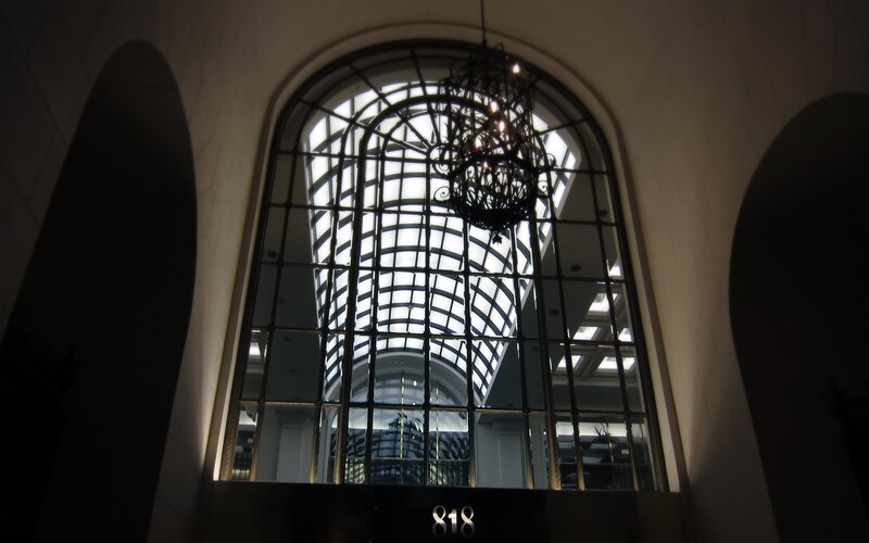 818 building entrance