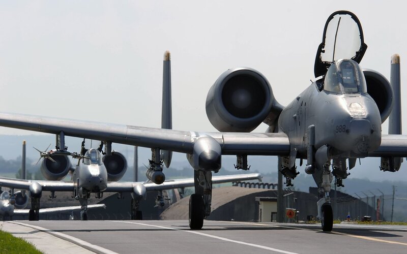 A-10 Thunderbolt II — Gray, Neutral, Afternoon, Photograph