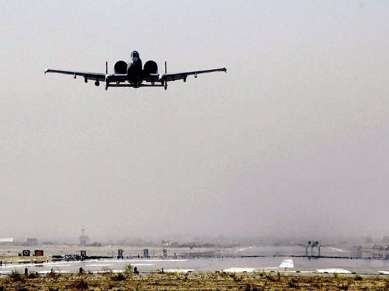 A-10 Thunderbolt II landing