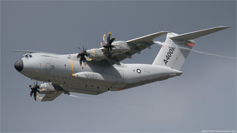 A400M Military Transport Aircraft — Gray, Dynamic