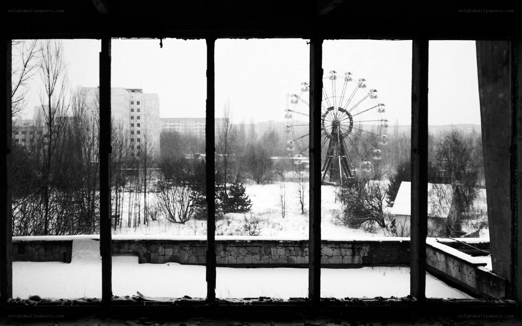 Abandoned amusement park view