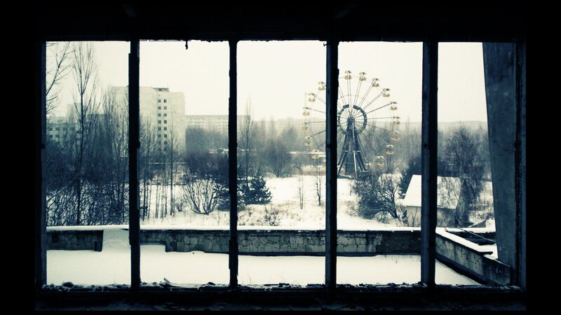 Abandoned Amusement Park — White, Desolate