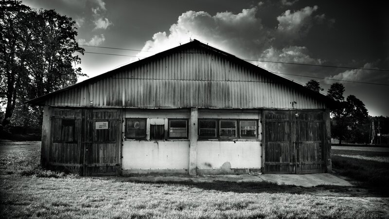 Abandoned Barn — Black