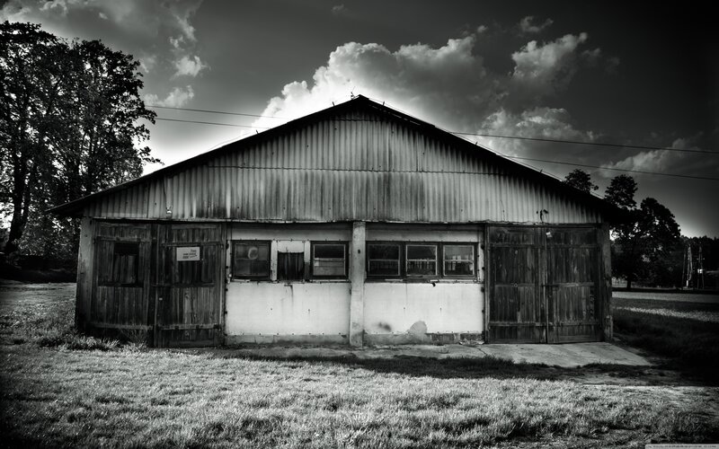 Abandoned Barn in Field — Black