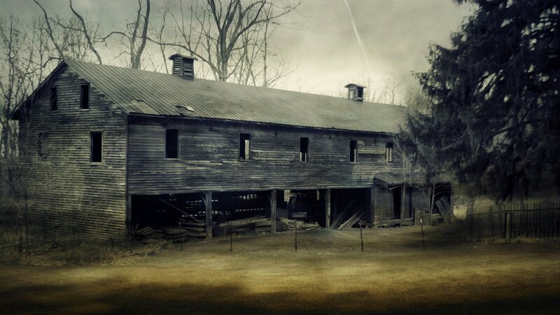 abandoned barn in rural area