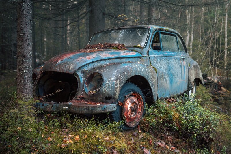 Abandoned Blue Car — Desolate