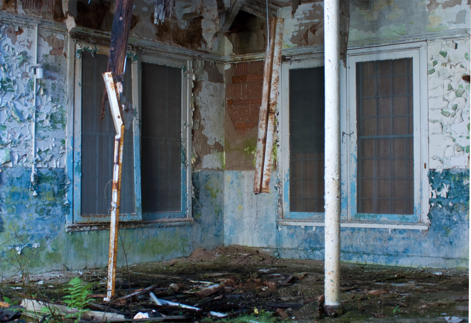abandoned building exterior