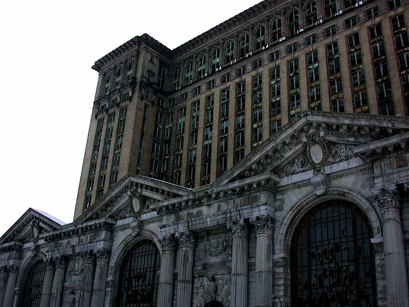 Abandoned Building Facade — Gray, Dramatic
