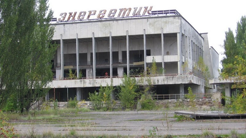 Abandoned Building — Gray, Desolate, Photograph