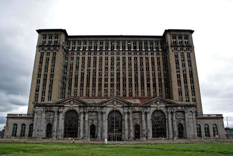 Abandoned Building — Gray, Dramatic, Afternoon