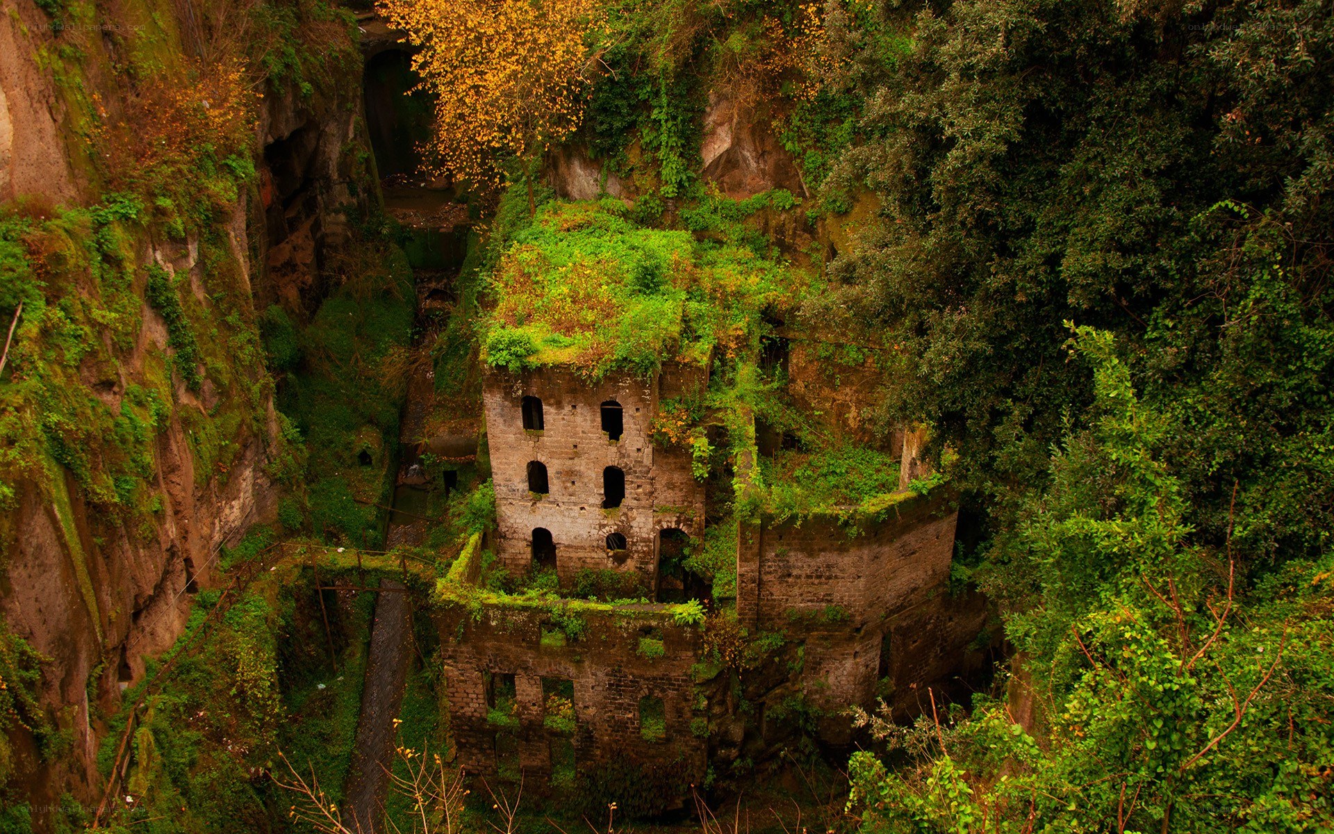 Abandoned building in a ravine