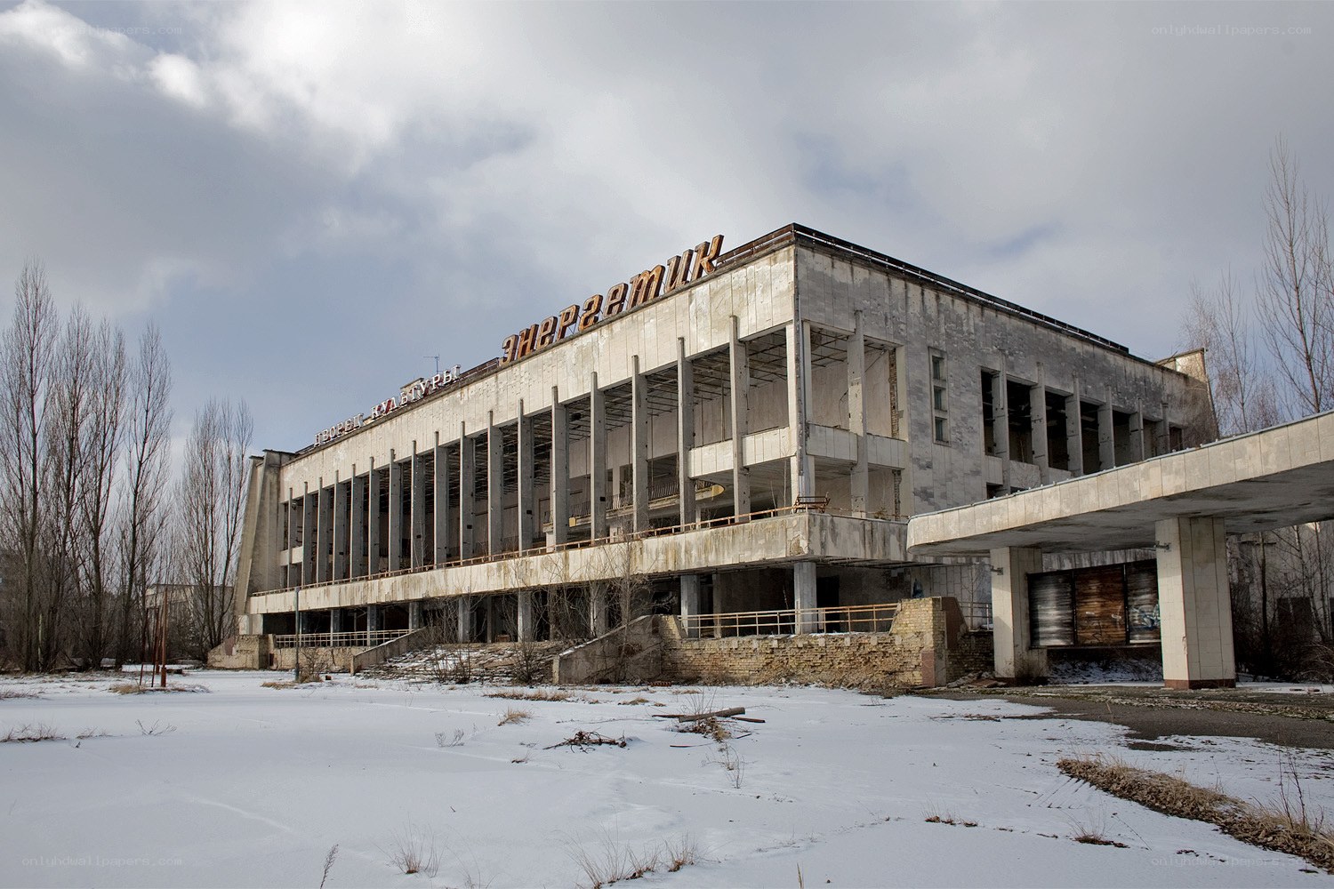 Abandoned building in snow
