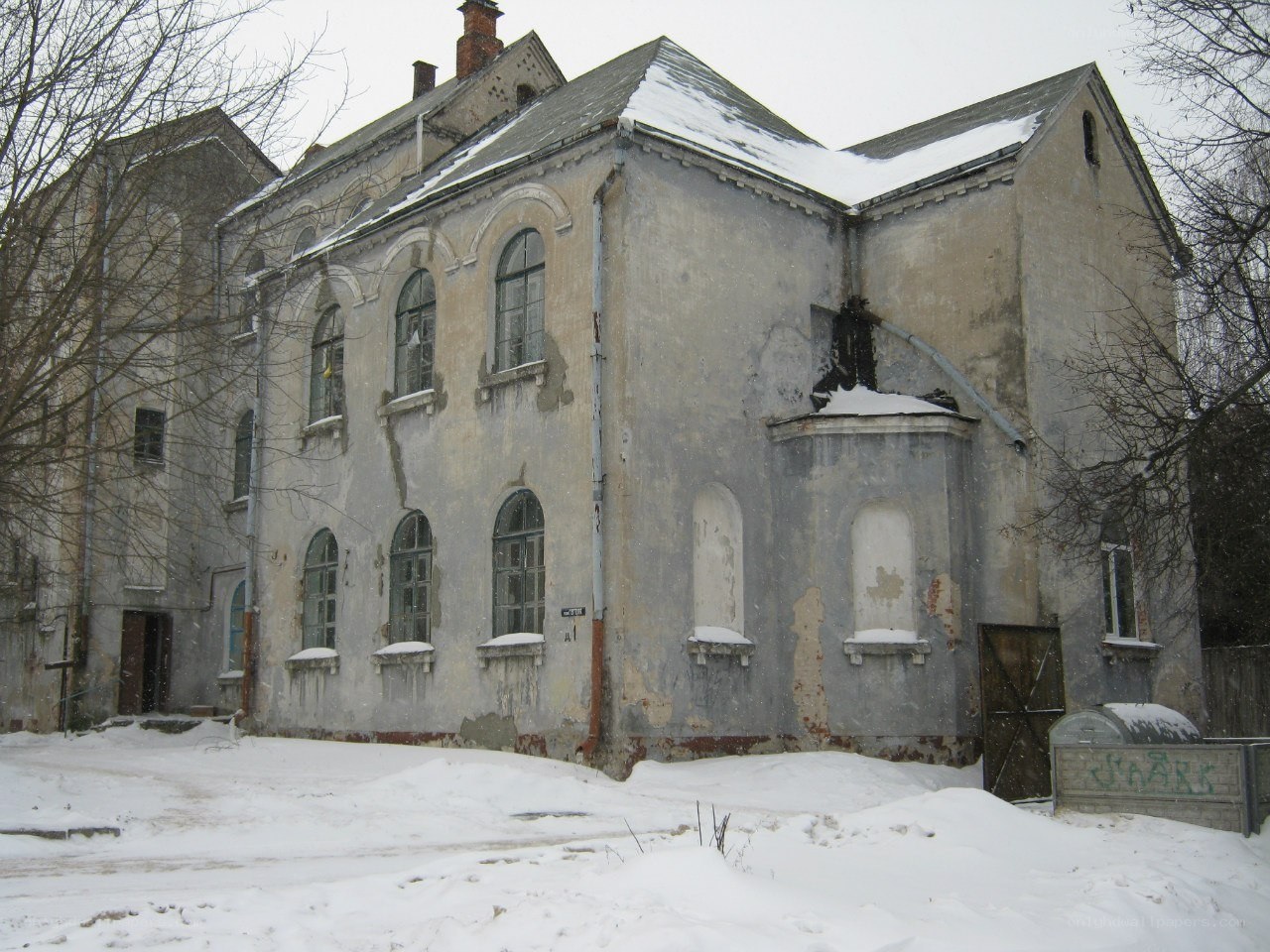 abandoned building in winter