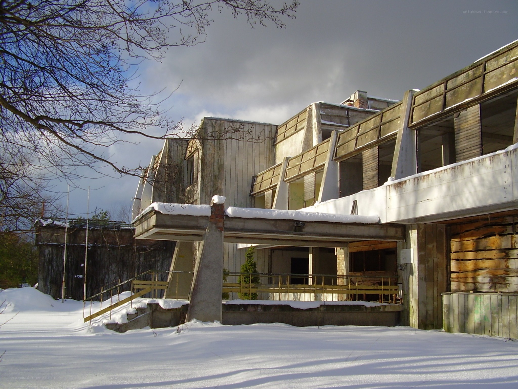 Abandoned building in winter