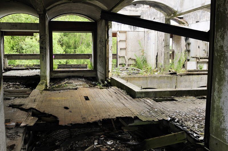 Abandoned Building Interior — Gray, Decaying