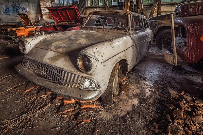 Abandoned Car in Garage — Gray, Dramatic