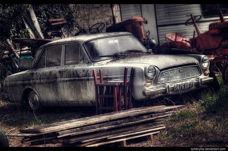 Abandoned Car in Yard — Gray