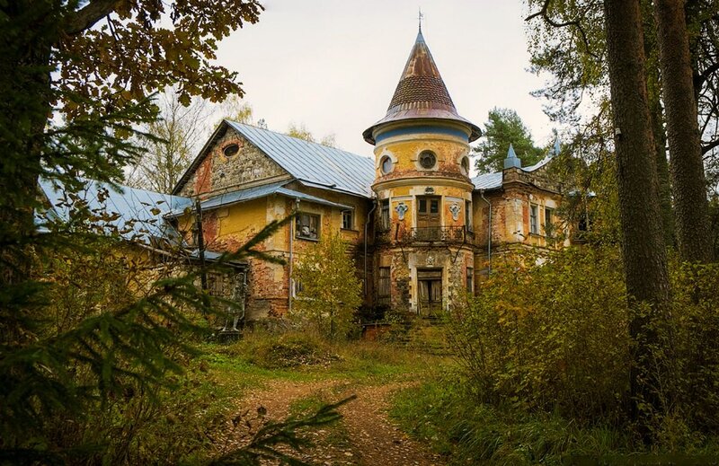 Abandoned Castle in Forest — Green