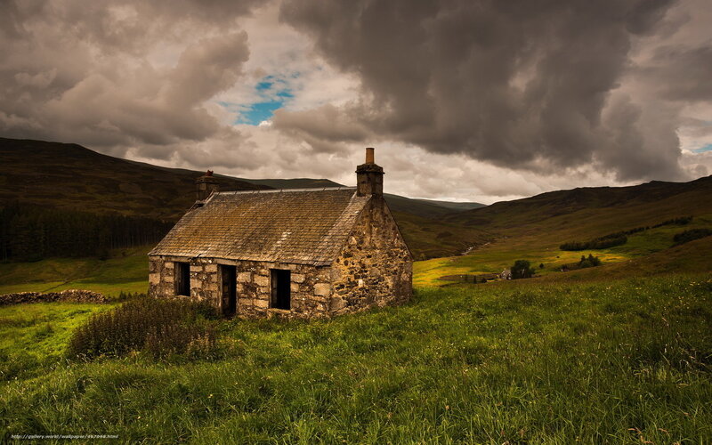 Abandoned cottage in the Scottish Highlands