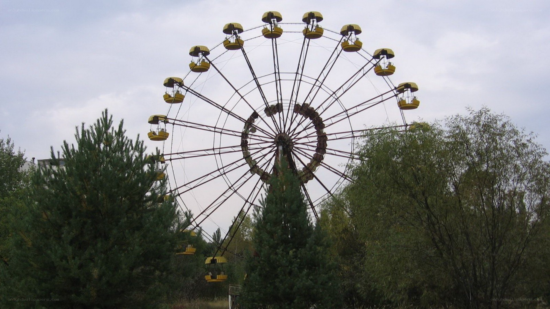 Abandoned Ferris Wheel in Pripyat