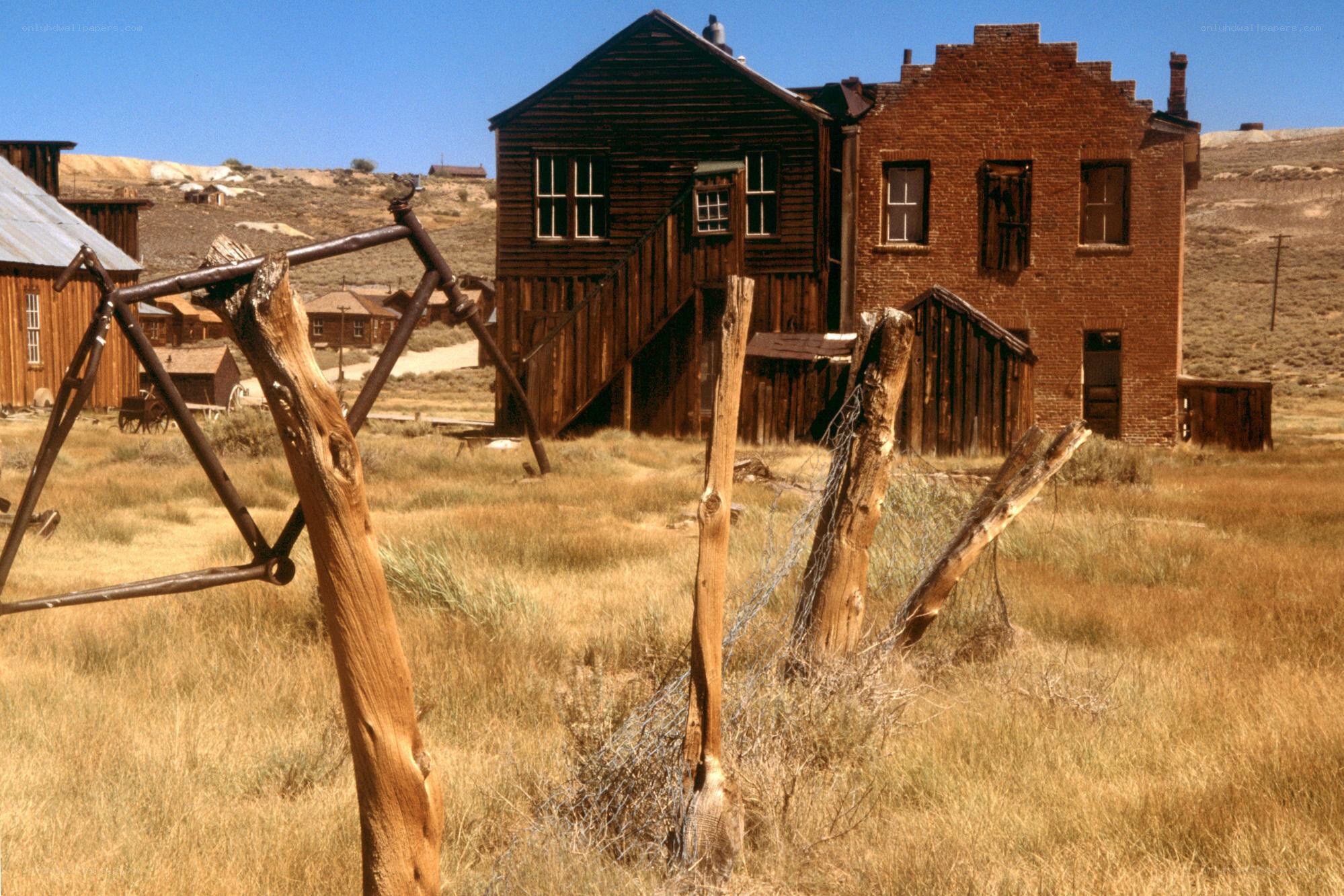 abandoned ghost town buildings
