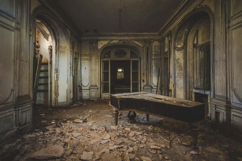 Abandoned Grand Piano — Brown, Desolate