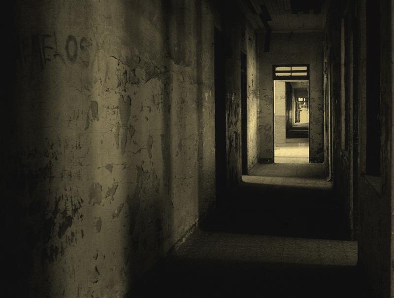 Abandoned Hallway — Gray, Dark