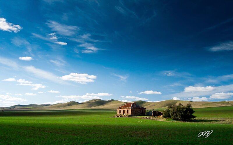 Abandoned House in Field — Blue, Serene