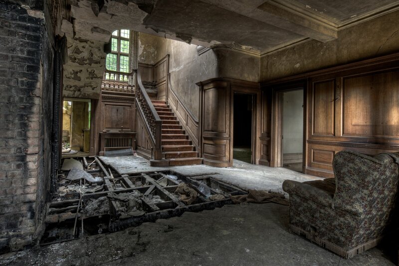 Abandoned House Interior — Brown, Decaying