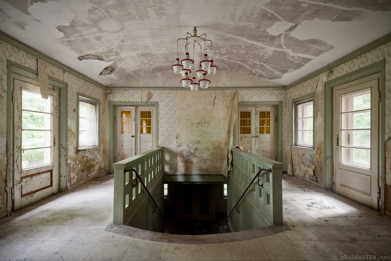 Abandoned House Interior — Green, Decaying
