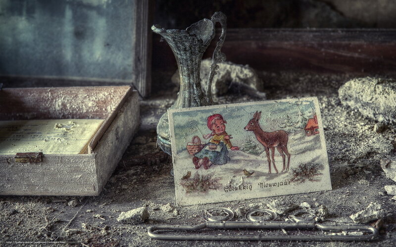 abandoned house keepsakes