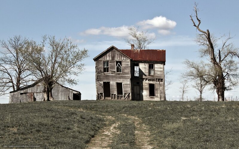 Abandoned House on Hill — Green, Desolate