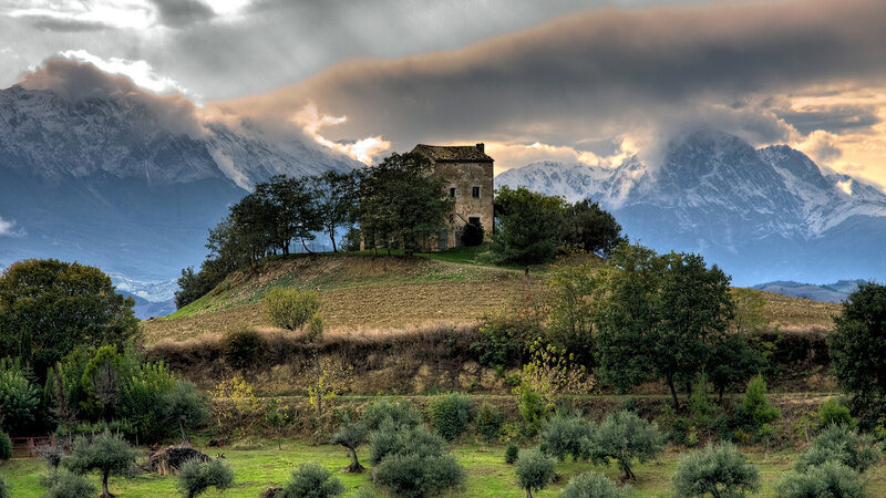 Abandoned House on Hill