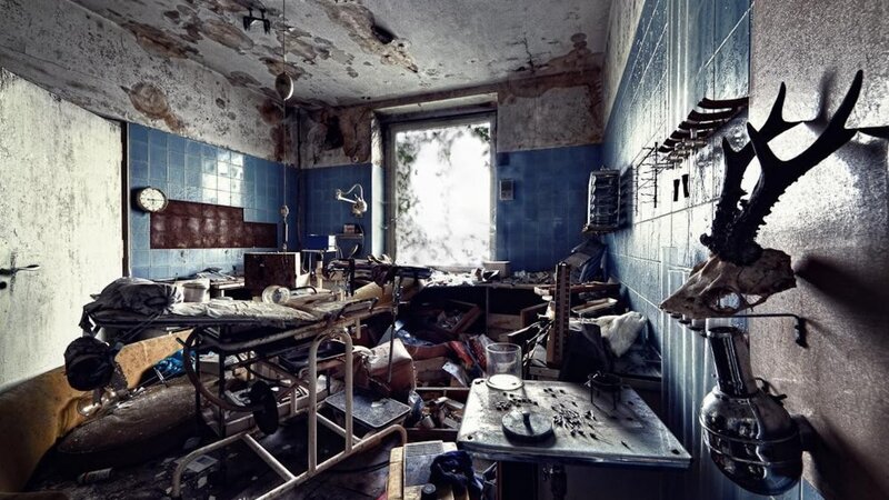 Abandoned Medical Room — Blue