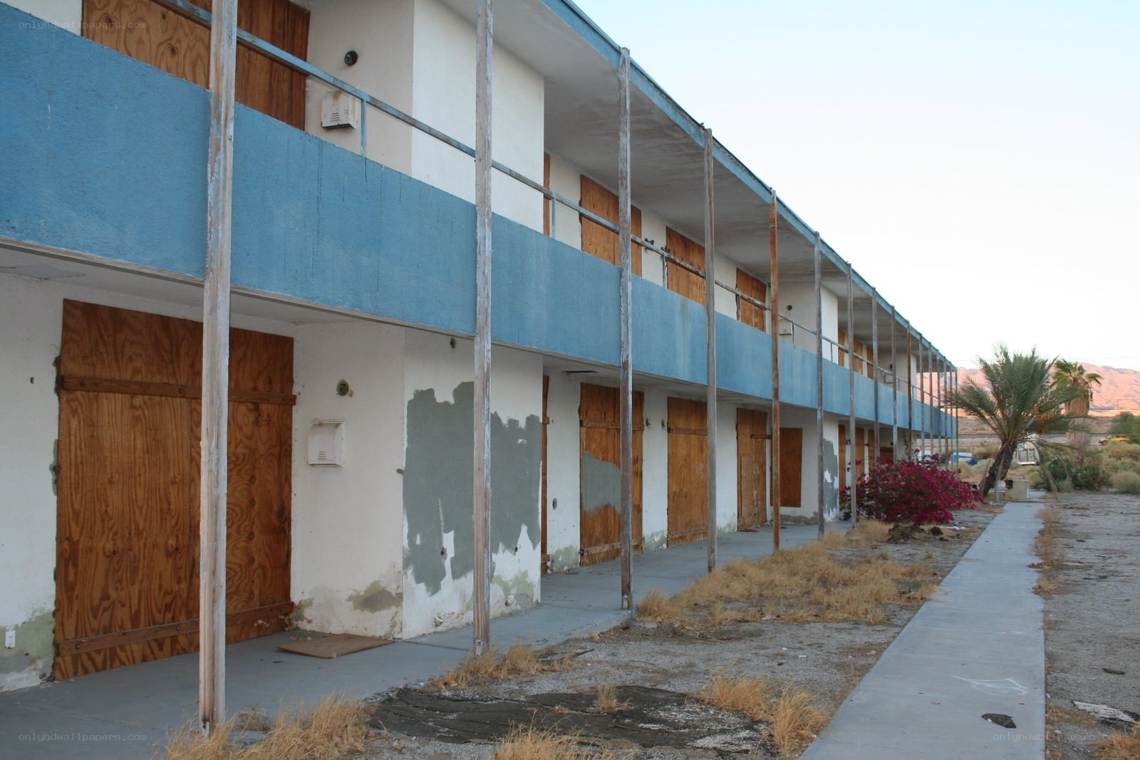 abandoned motel in desert